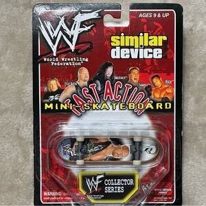 WWF World Wrestling Federation Stone Cold Mini Skateboard Collector 1999
